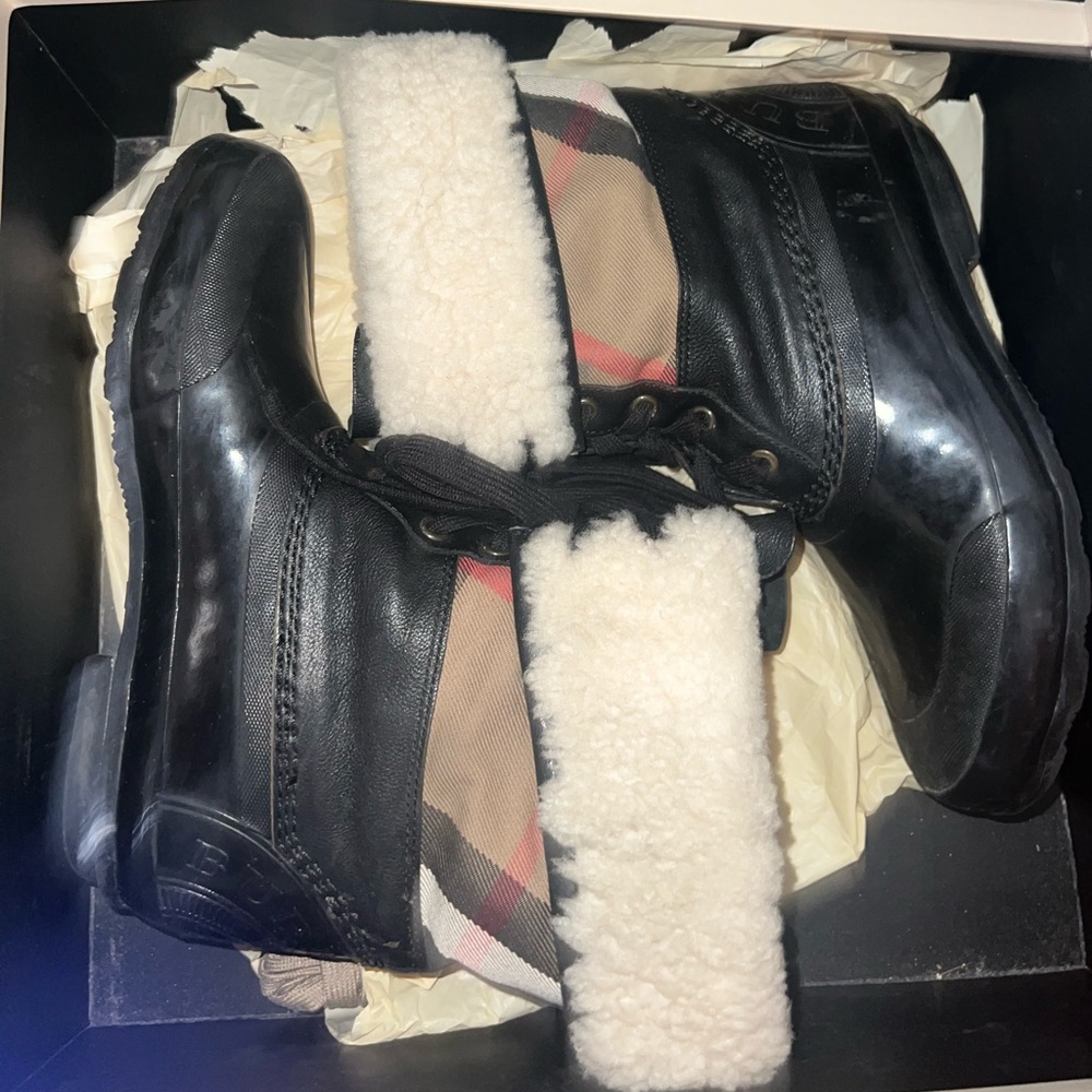Burberry weather boots